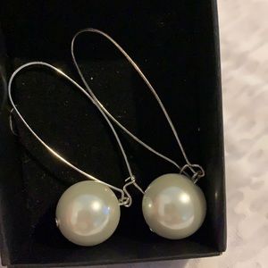Avon earrings never worn